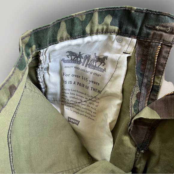 Levi’s 541 Camouflage Jeans - Picture 4 of 11